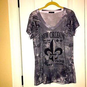 New Orleans v-neck embellished T-shirt.